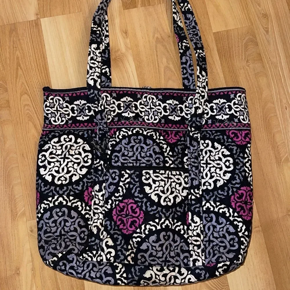 VERA BRADLEY Large Tote Bag in Cranberry Magenta VERA BRADLEY Large Tote Bag